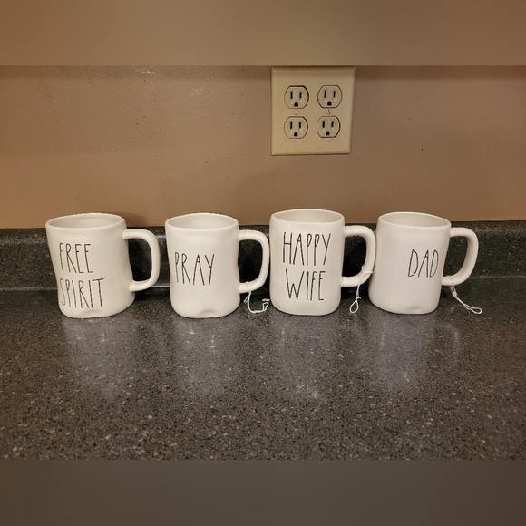 22 pieces of Rae Dunn Pottery - Picture 4 of 8